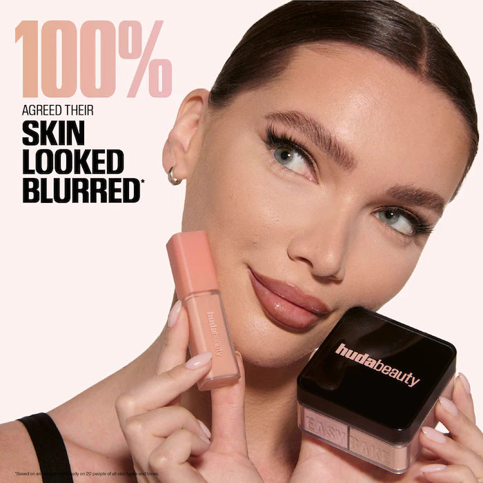 HUDA BEAUTY
Easy Bake Loose Powder Brightening + Correcting Duo