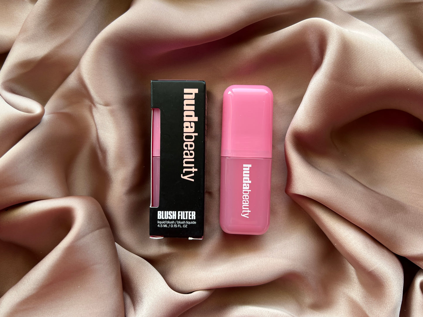 HUDA BEAUTY Blush Filter Soft Glow Liquid Blush