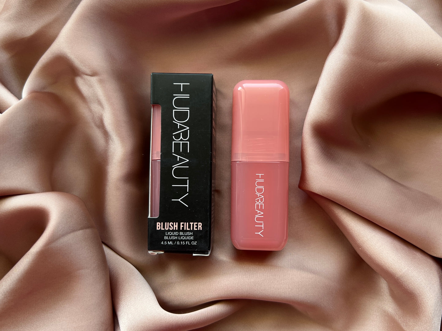 HUDA BEAUTY Blush Filter Soft Glow Liquid Blush