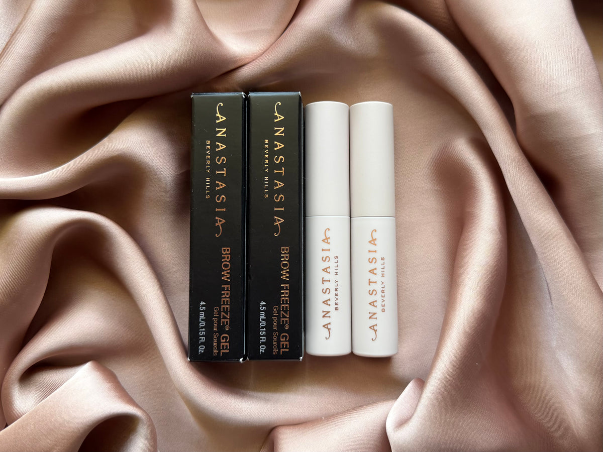 Anastasia Beverly Hills 
Mini Brow Freeze® Gel