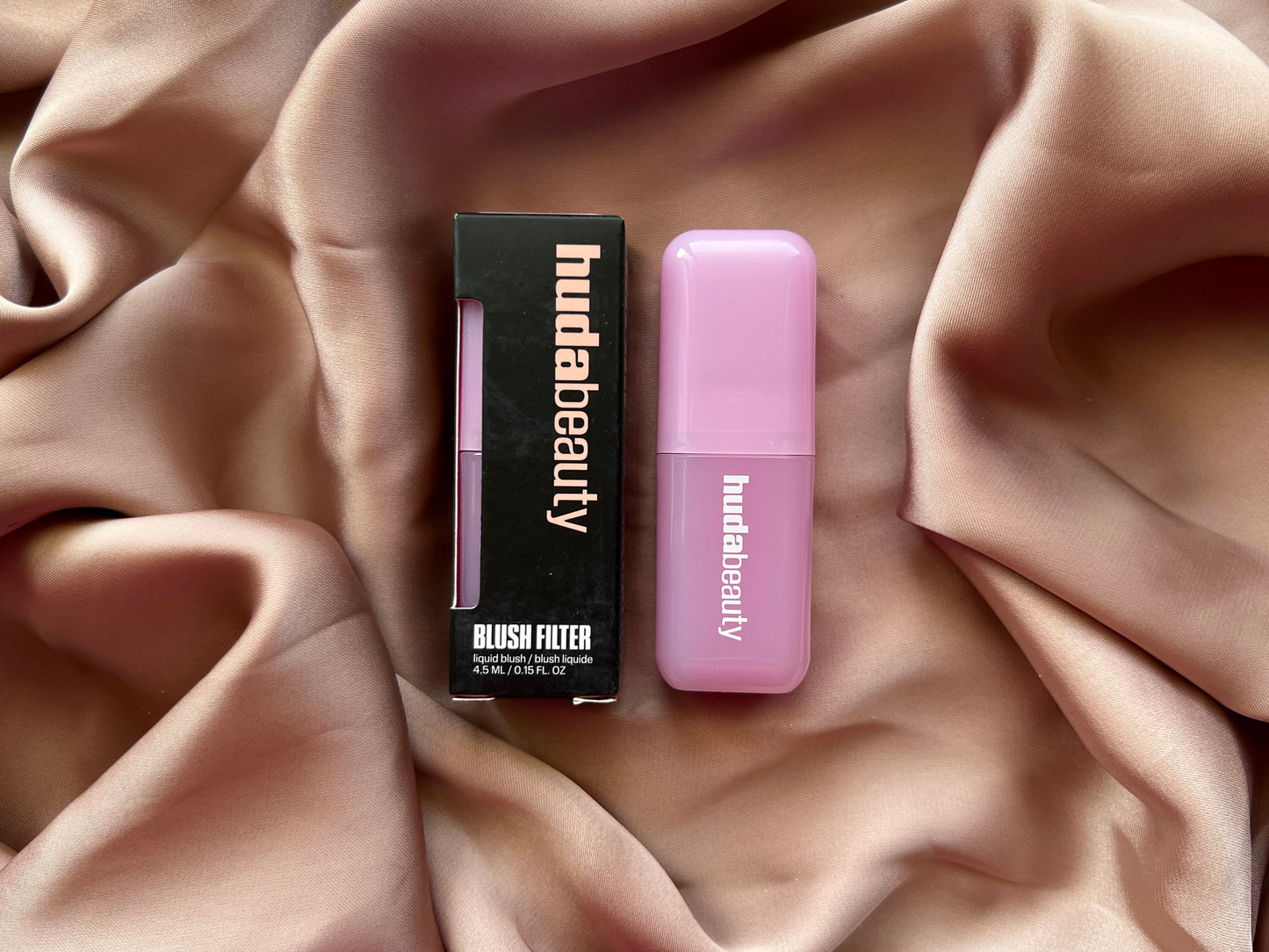 HUDA BEAUTY Blush Filter Soft Glow Liquid Blush