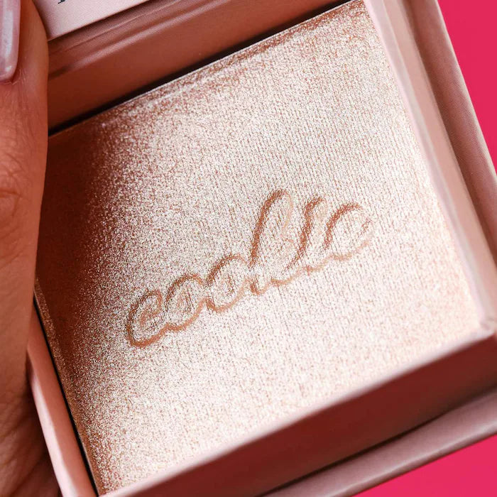 Benefit Cosmetics 
Cookie Shimmer Finish Powder Highlighters