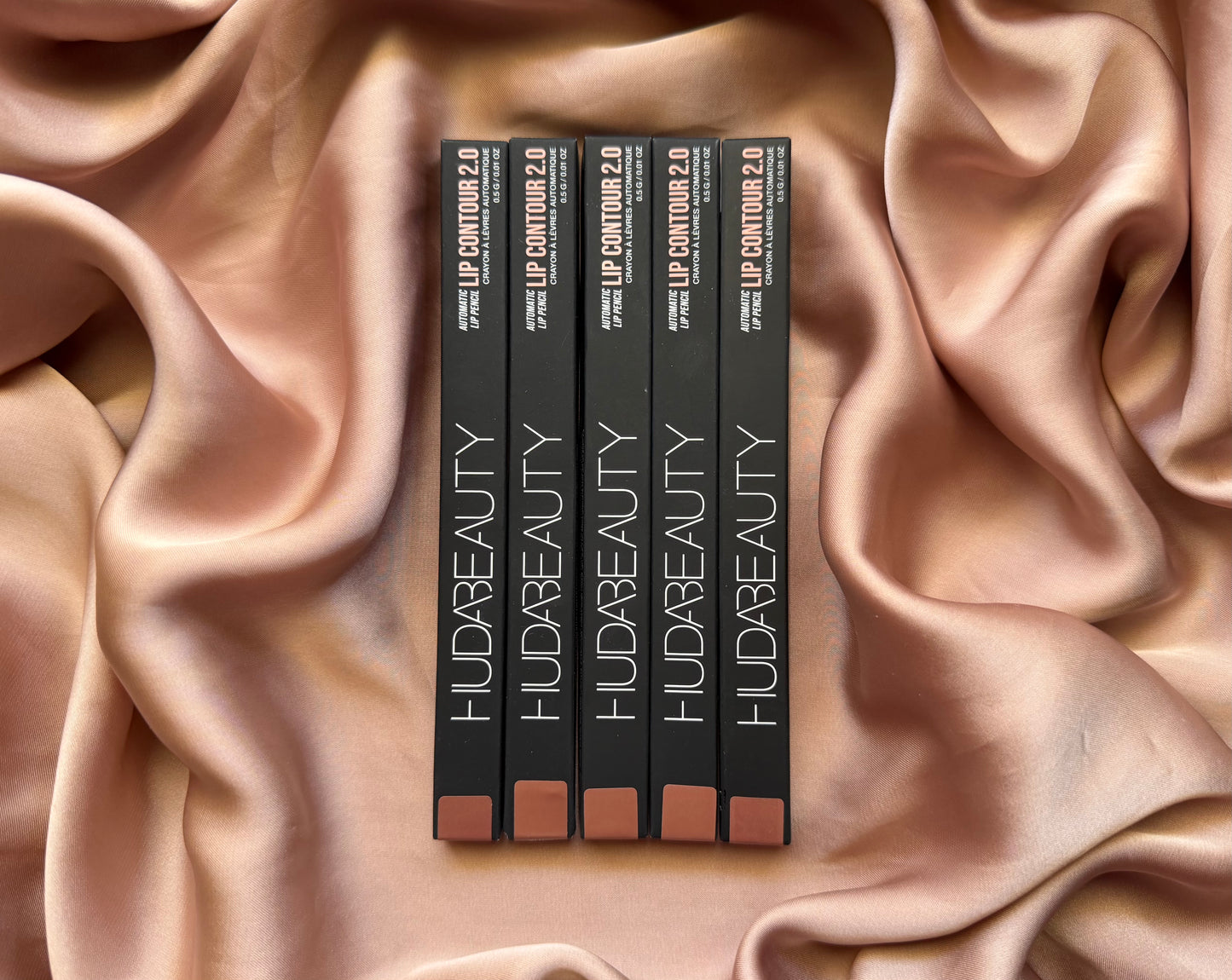 HUDA BEAUTY 
Lip Contour 2.0 Automatic Matte Lip Pencil