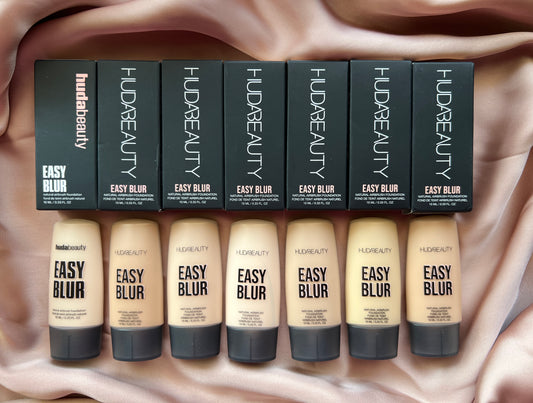 HUDA BEAUTY 
Mini Easy Blur Natural Airbrush Foundation with Niacinamide