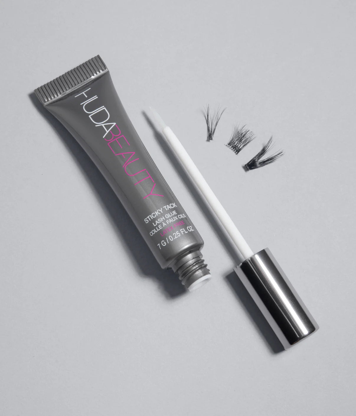 HUDA BEAUTY                            STICKY TACK LATEX-FREE LASH GLUE