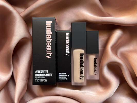 HUDA BEAUTY 
#FauxFilter Matte Buildable Coverage Waterproof Concealer
