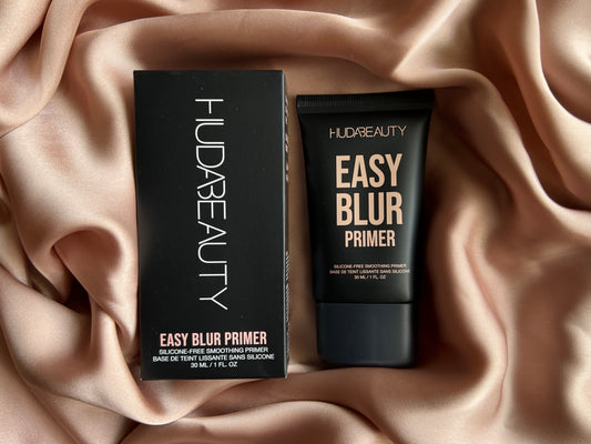 HUDA BEAUTY 
Easy Blur Silicone-Free Smoothing & Pore-Minimizing Primer