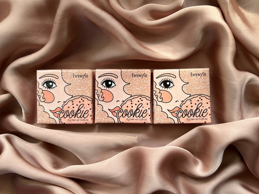 Benefit Cosmetics 
Cookie Shimmer Finish Powder Highlighters