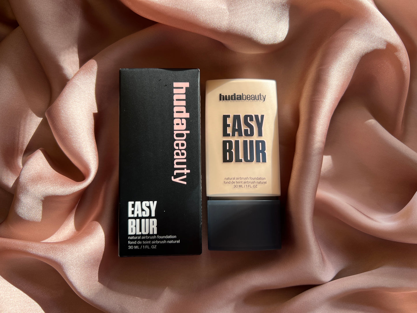 HUDA BEAUTY 
Easy Blur Natural Airbrush Foundation with Niacinamide