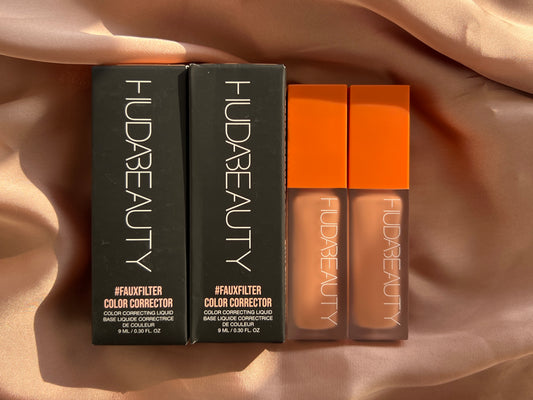 HUDA BEAUTY 
#FauxFilter Brightening Under Eye Color Corrector
