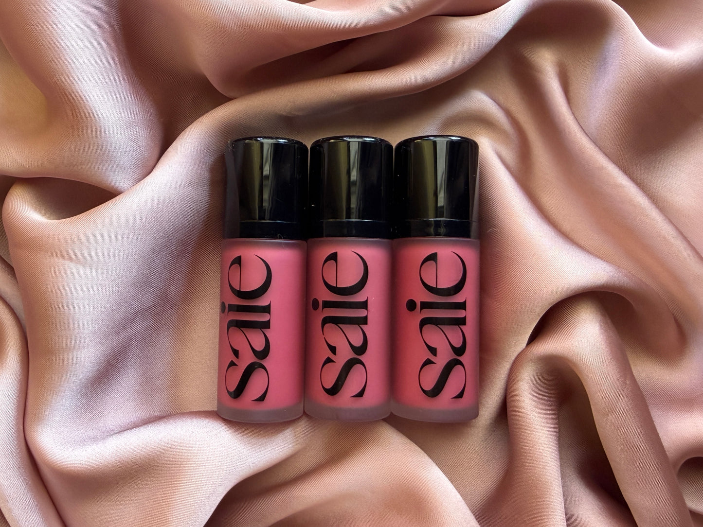 Saie 
Dew Blush Liquid Cream Blush Shade Chilly ( Without Packaging )