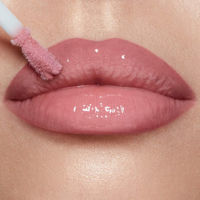Charlotte Tilbury 
Collagen Lip Bath Gloss