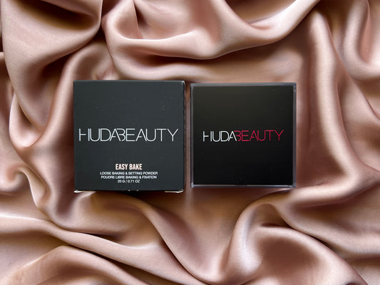 HUDA BEAUTY
Easy Bake Loose Baking & Setting Powder ( Fragrance Free )