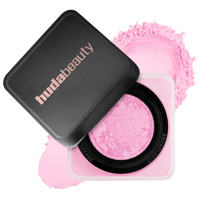 HUDA BEAUTY 
Easy Bake Blurring Loose Baking & Setting Powder