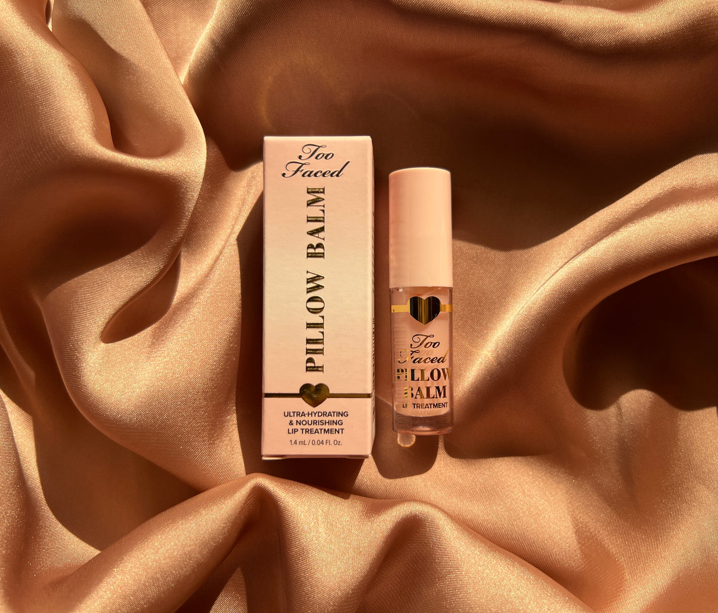 Too Faced 
Pillow Balm Hydrating Lip Treatment Lip Balm