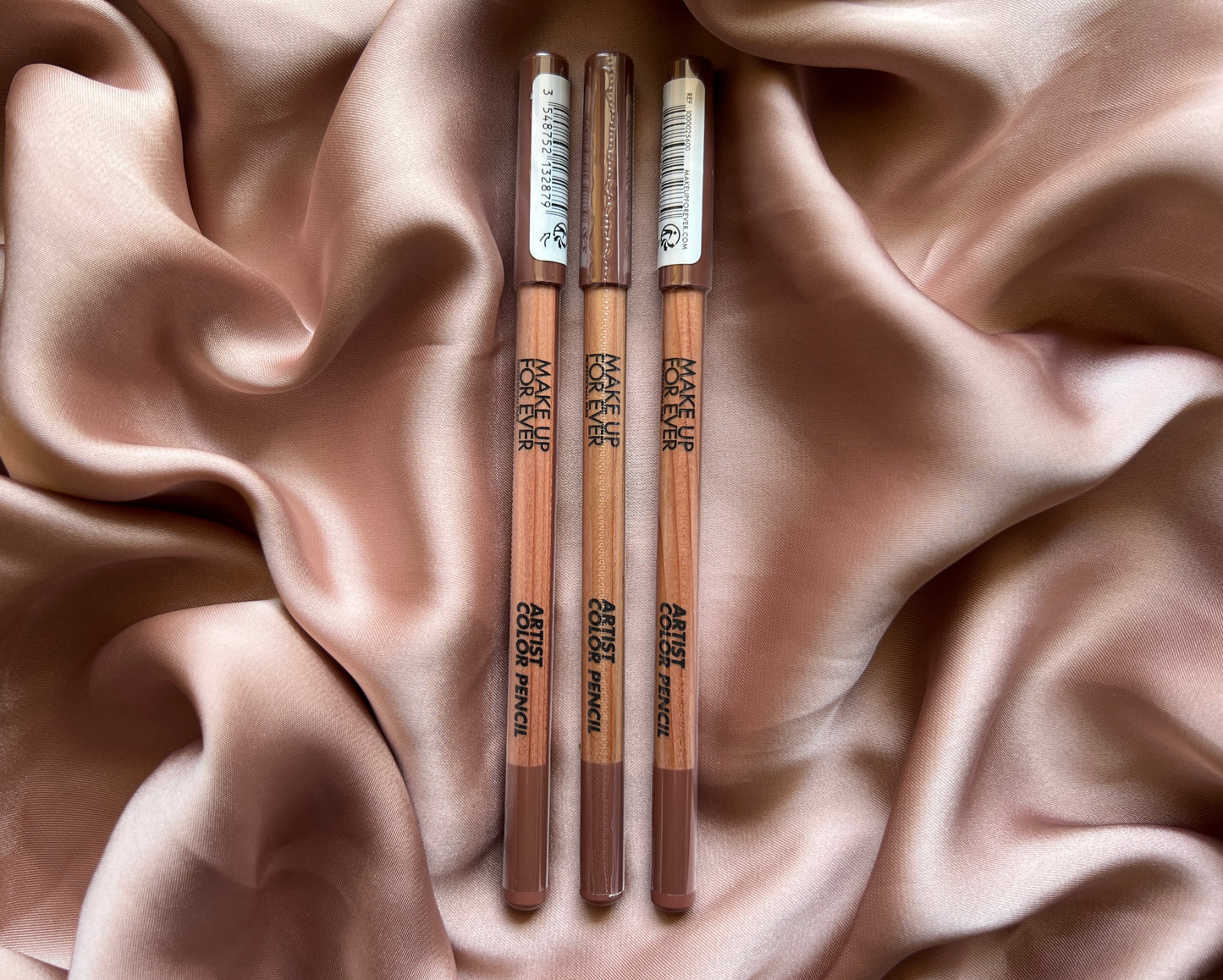MAKE UP FOR EVER 
Artist Color Pencil Long-Lasting Lip Liner