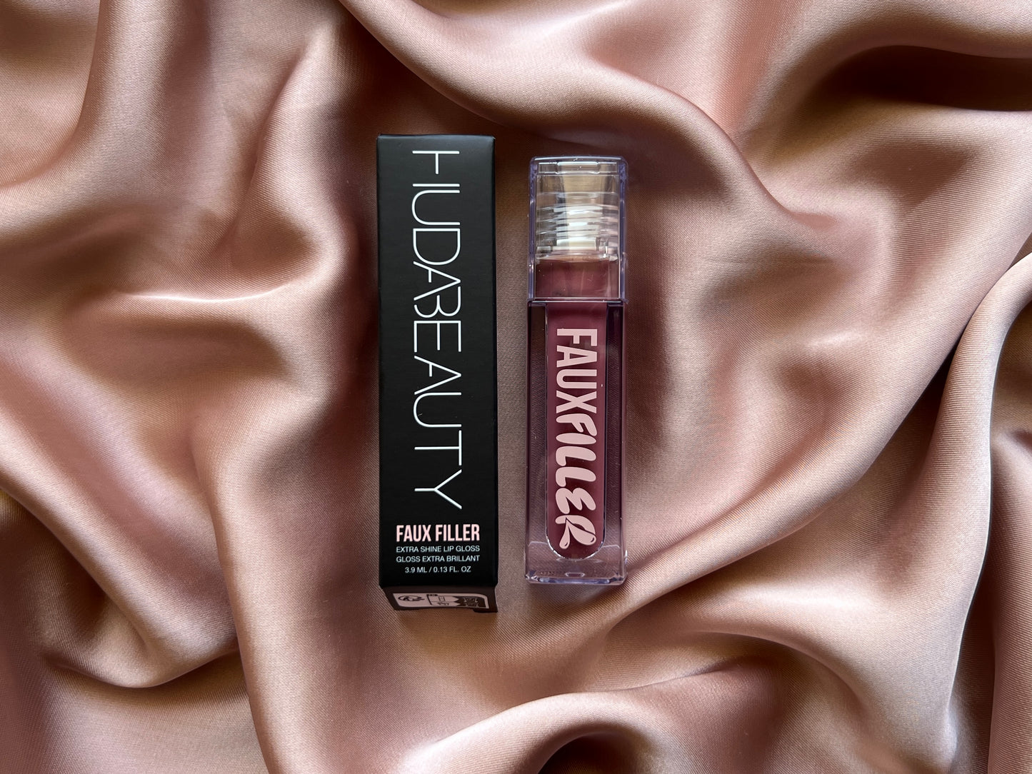 HUDA BEAUTY Faux Filler Shiny Non-Sticky Lip Gloss